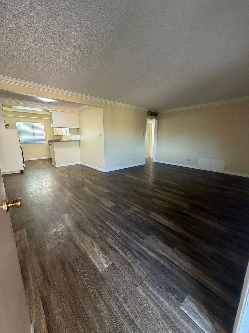 Apartment for rent at 10041 Scott Ave, Whittier, CA 90603