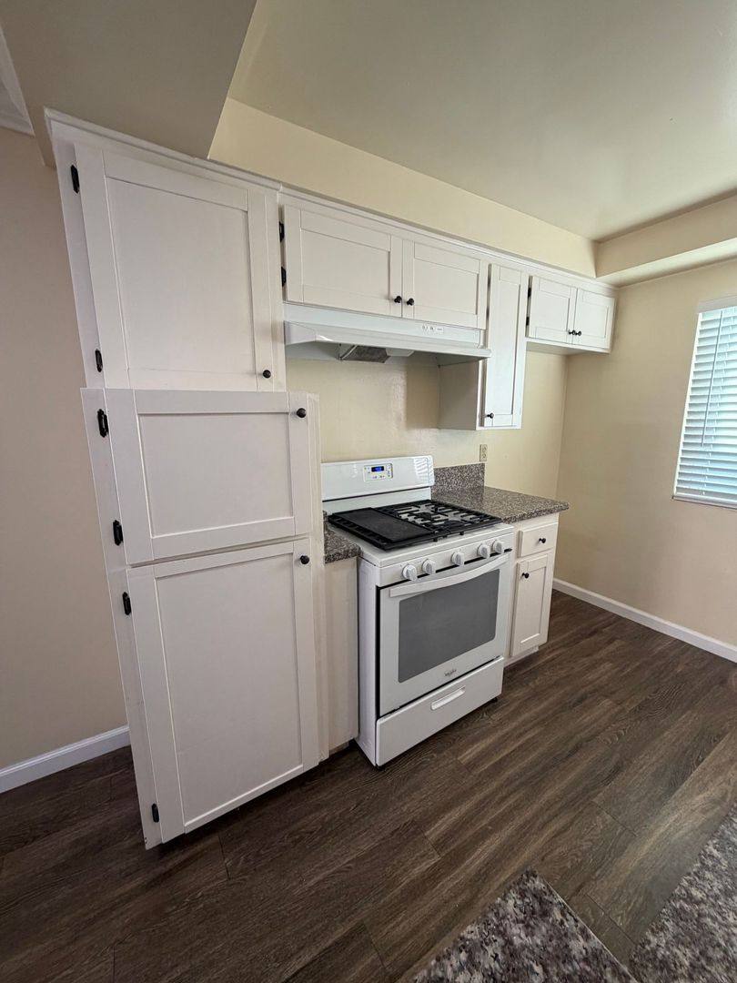 Apartment for rent at 10041 Scott Ave, Whittier, CA 90603