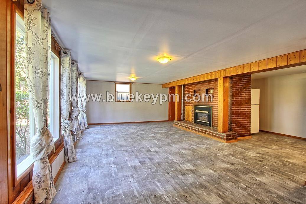 Apartment for rent at 2952 SW Huber St, Portland, OR 97219