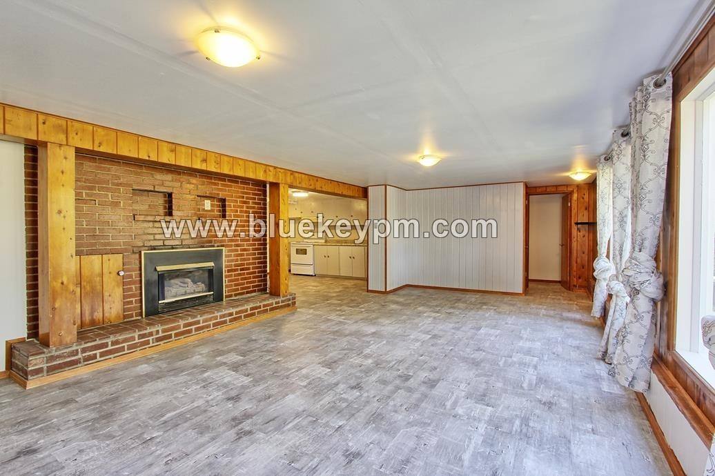 Apartment for rent at 2952 SW Huber St, Portland, OR 97219