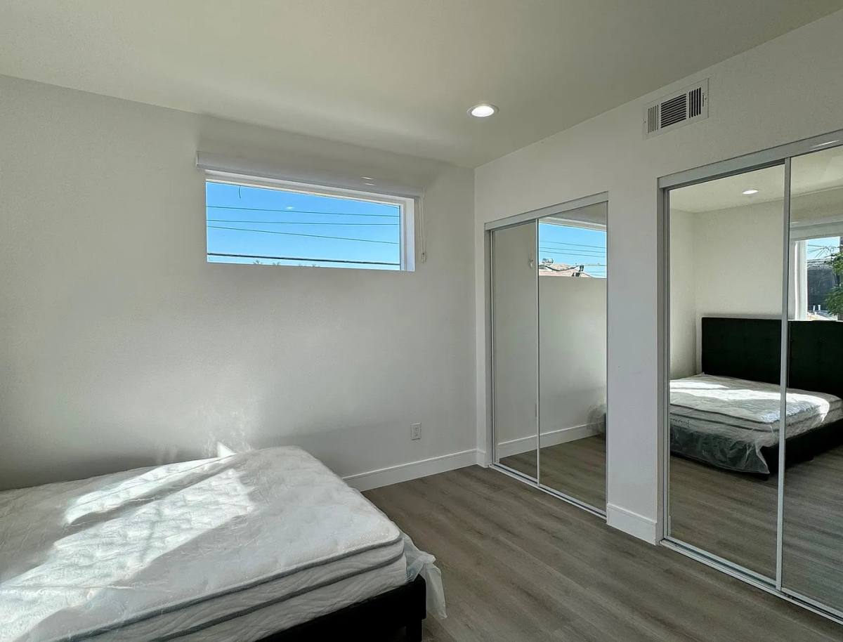 Apartment for rent at 1269 W 36th St, Los Angeles, CA 90007