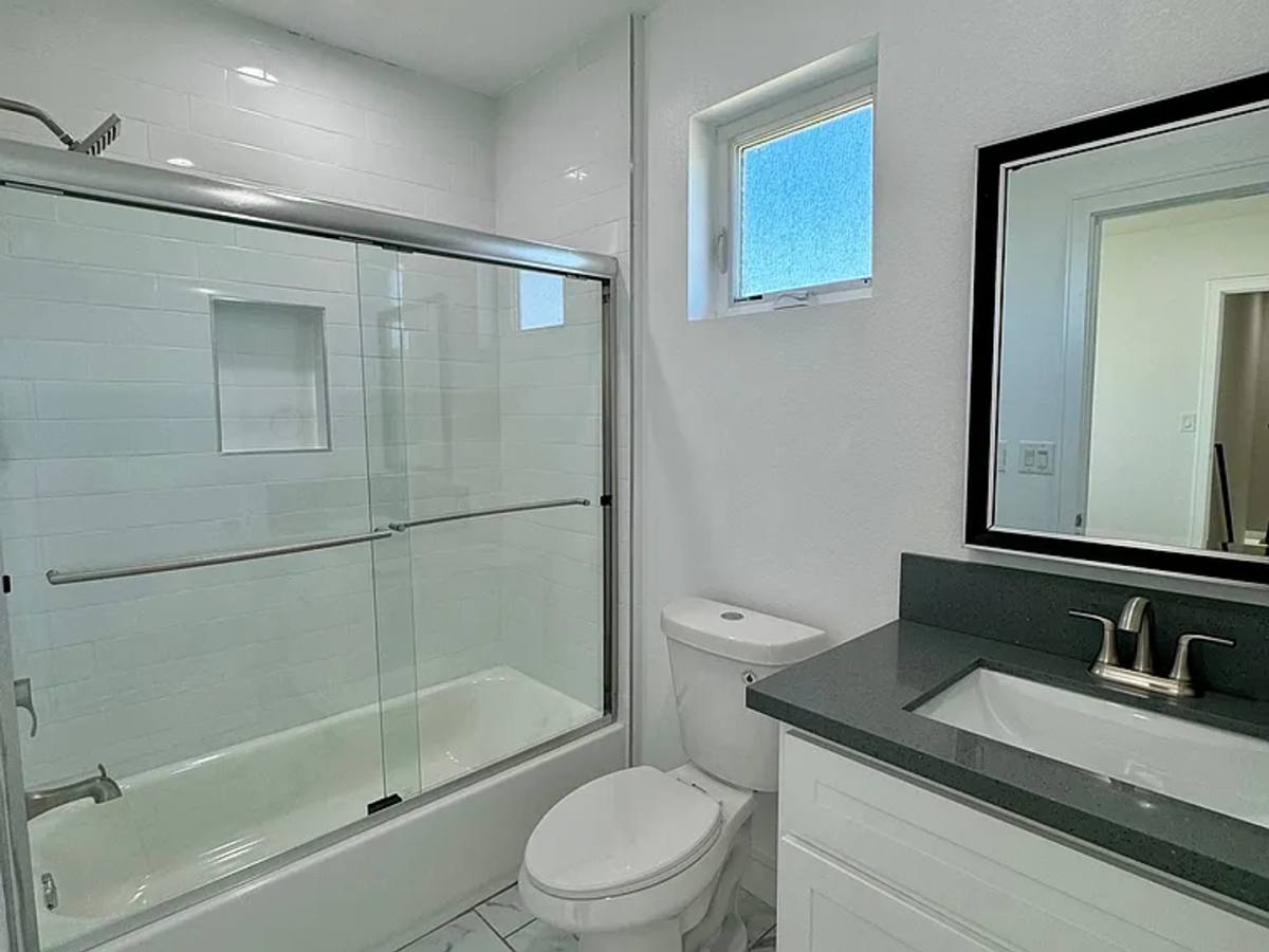 Apartment for rent at 1269 W 36th St, Los Angeles, CA 90007