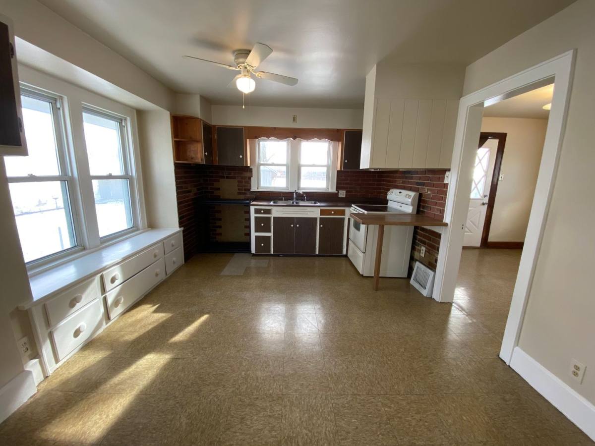 Apartment for rent at 2612 Leland Ave, Akron, OH 44312