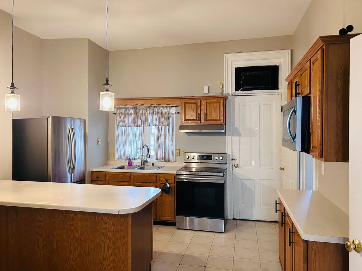 Apartment for rent at 1737 Madison St, Dubuque, IA 52001