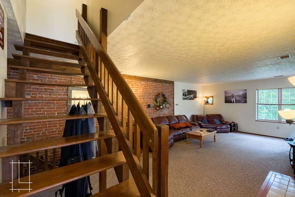 Apartment for rent at 1119 Pennsylvania Ave, Columbus, OH 43201