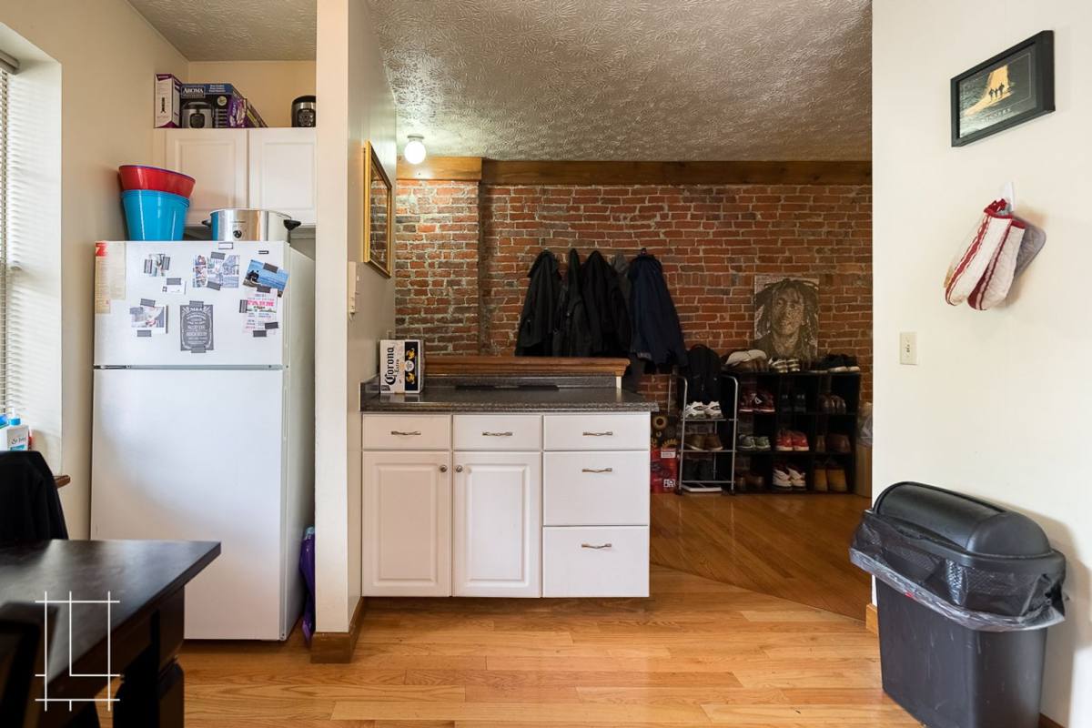 Apartment for rent at 1119 Pennsylvania Ave, Columbus, OH 43201