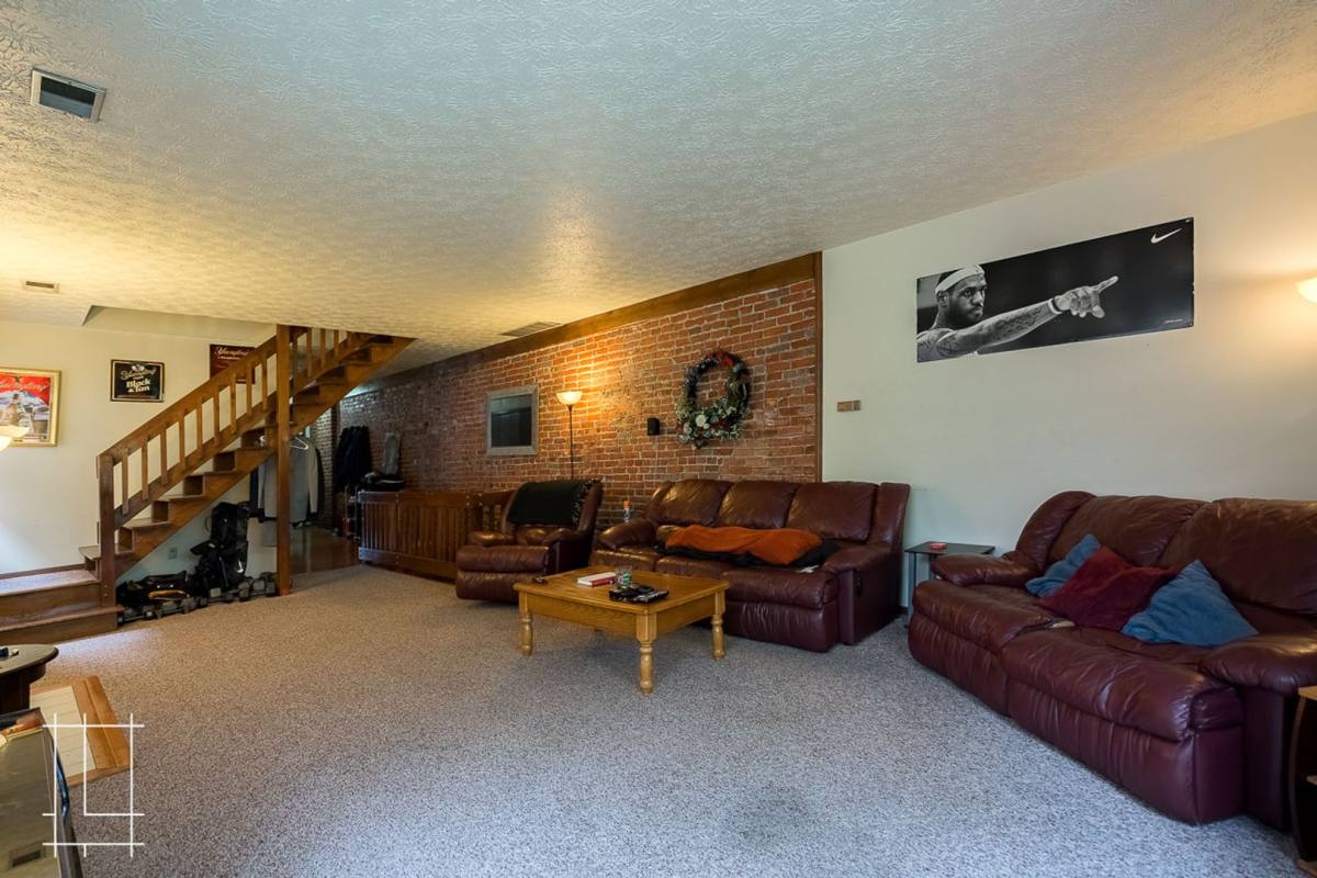 Apartment for rent at 1119 Pennsylvania Ave, Columbus, OH 43201