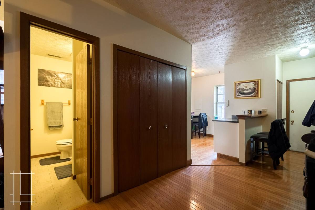Apartment for rent at 1119 Pennsylvania Ave, Columbus, OH 43201