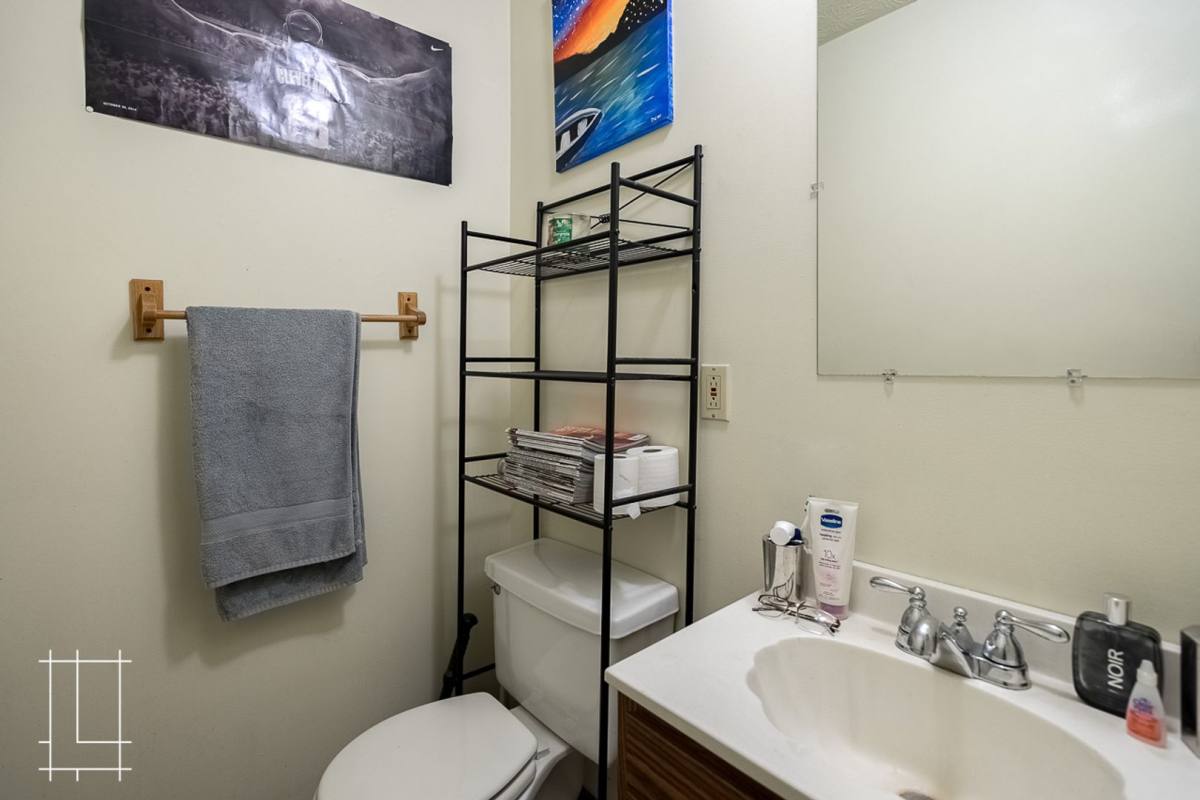 Apartment for rent at 1119 Pennsylvania Ave, Columbus, OH 43201