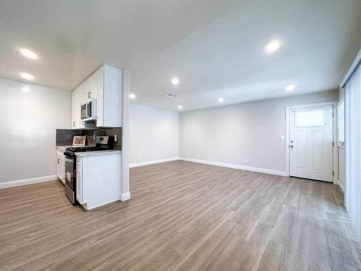 Apartment for rent at 821 S 4th St, Alhambra, CA 91801
