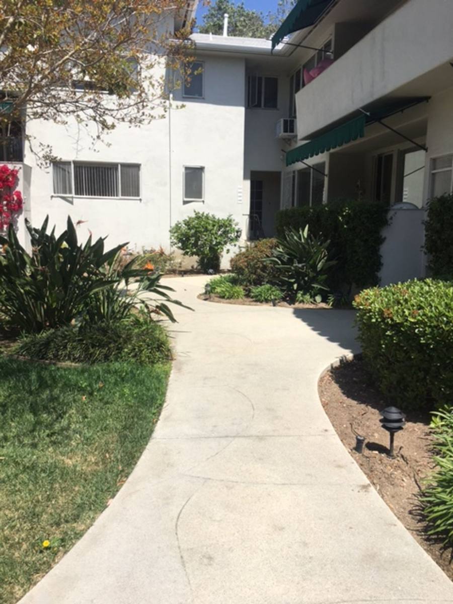 Apartment for rent at 1632 N Laurel Ave, Los Angeles, CA 90046