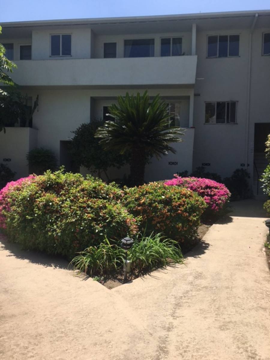 Apartment for rent at 1632 N Laurel Ave, Los Angeles, CA 90046