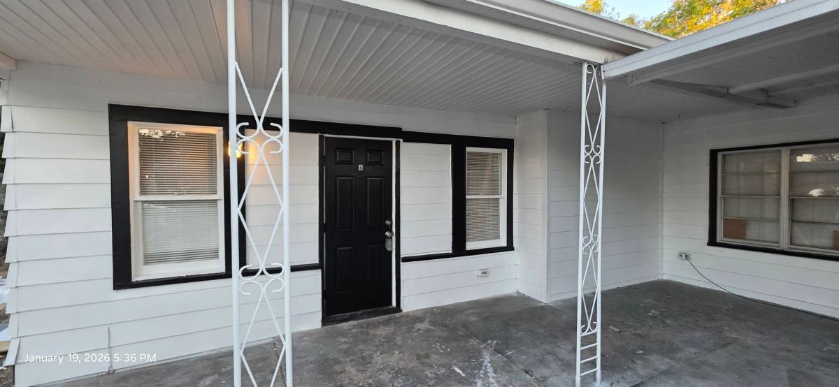 Apartment for rent at 603 27th Ave W, Bradenton, FL 34205