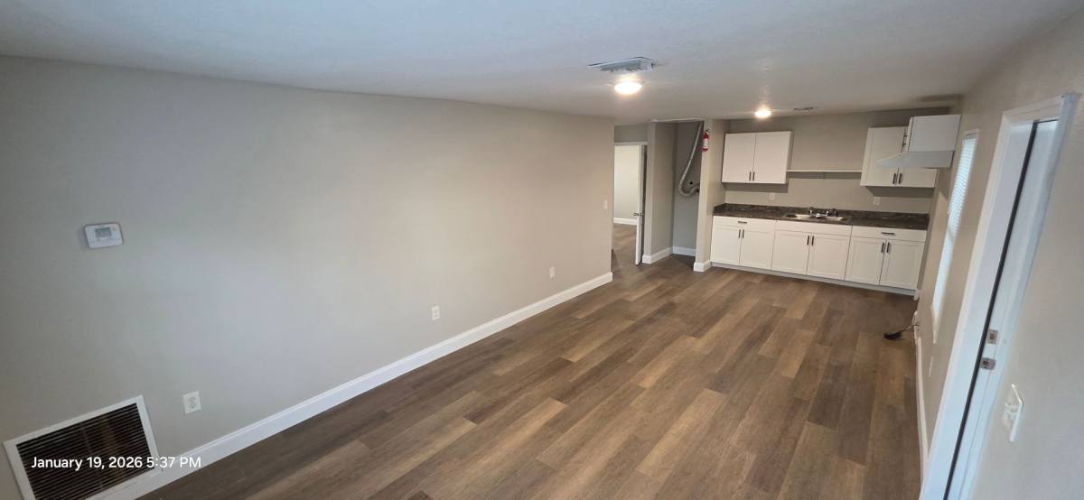 Apartment for rent at 603 27th Ave W, Bradenton, FL 34205