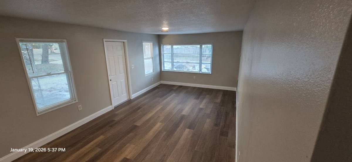 Apartment for rent at 603 27th Ave W, Bradenton, FL 34205