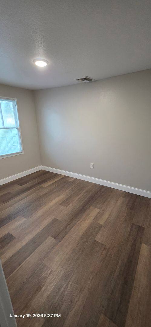 Apartment for rent at 603 27th Ave W, Bradenton, FL 34205
