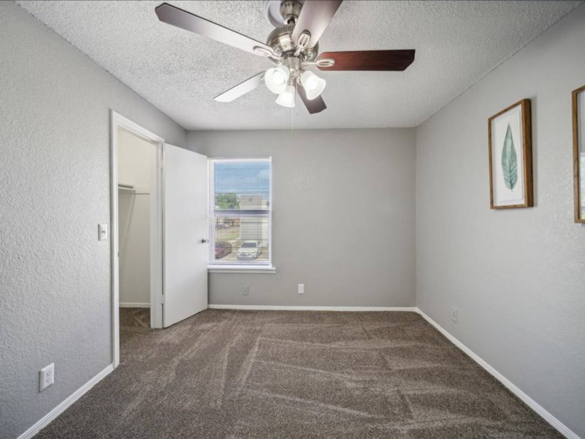 Apartment for rent at 10851 E 33rd St, Tulsa, OK 74146