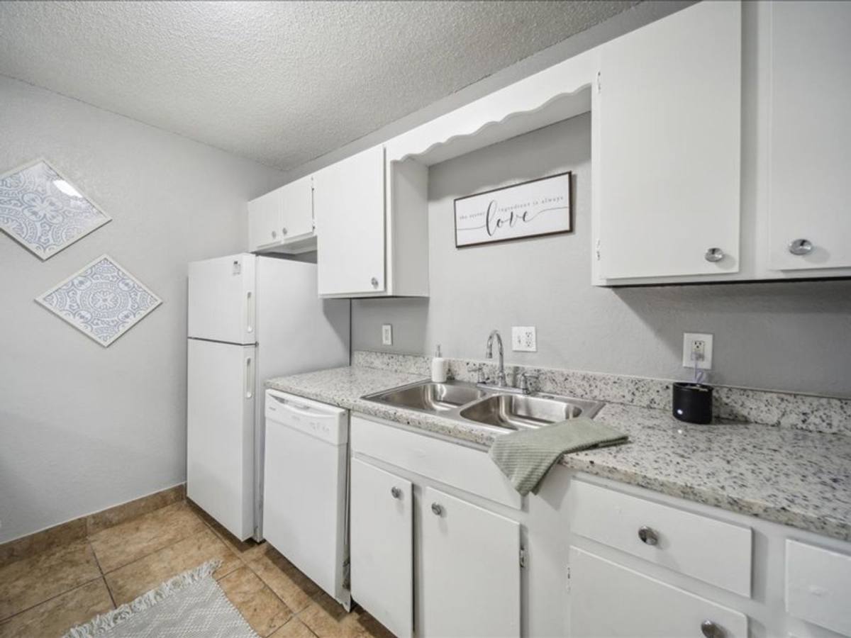 Apartment for rent at 10851 E 33rd St, Tulsa, OK 74146