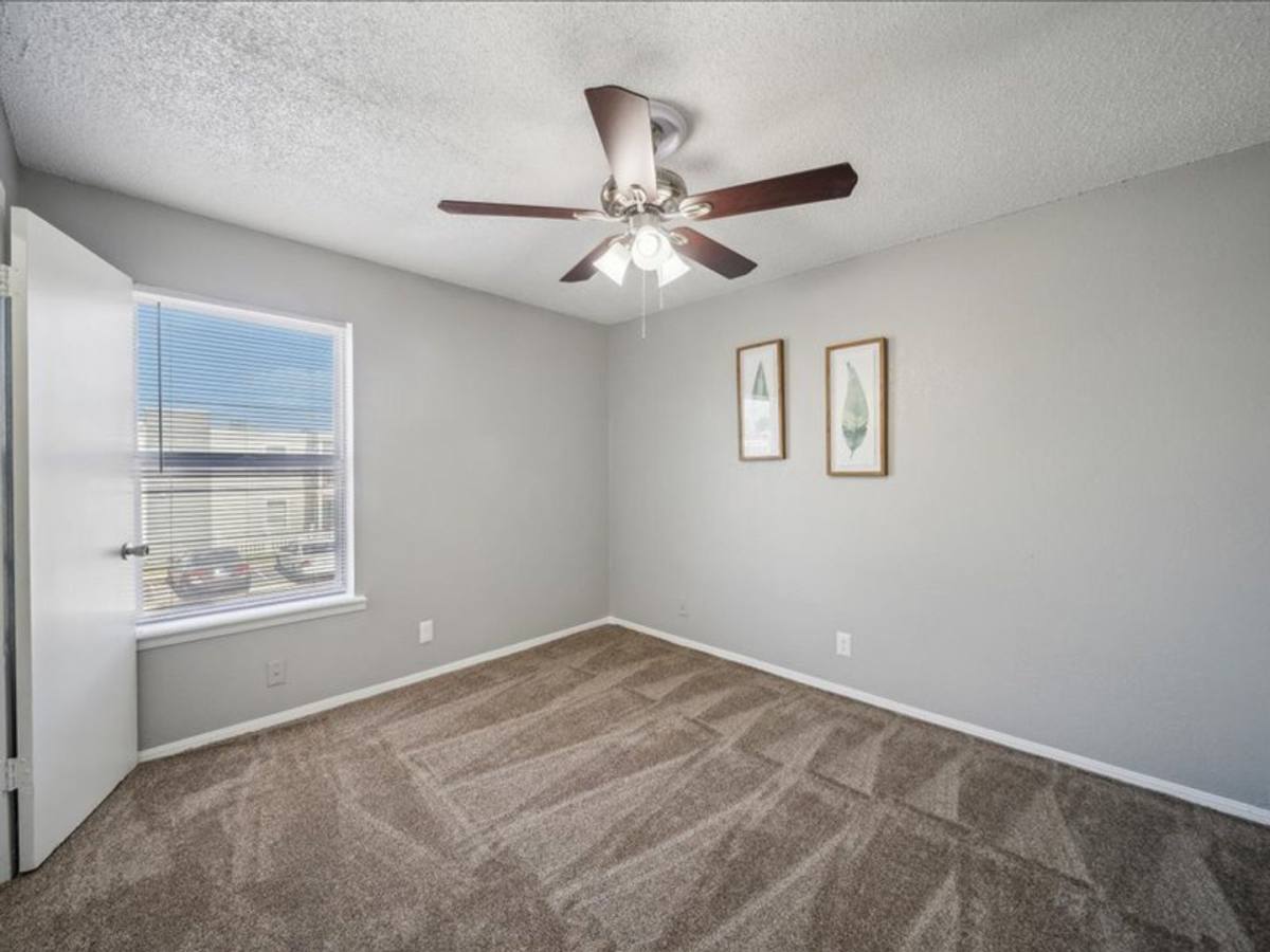 Apartment for rent at 10851 E 33rd St, Tulsa, OK 74146
