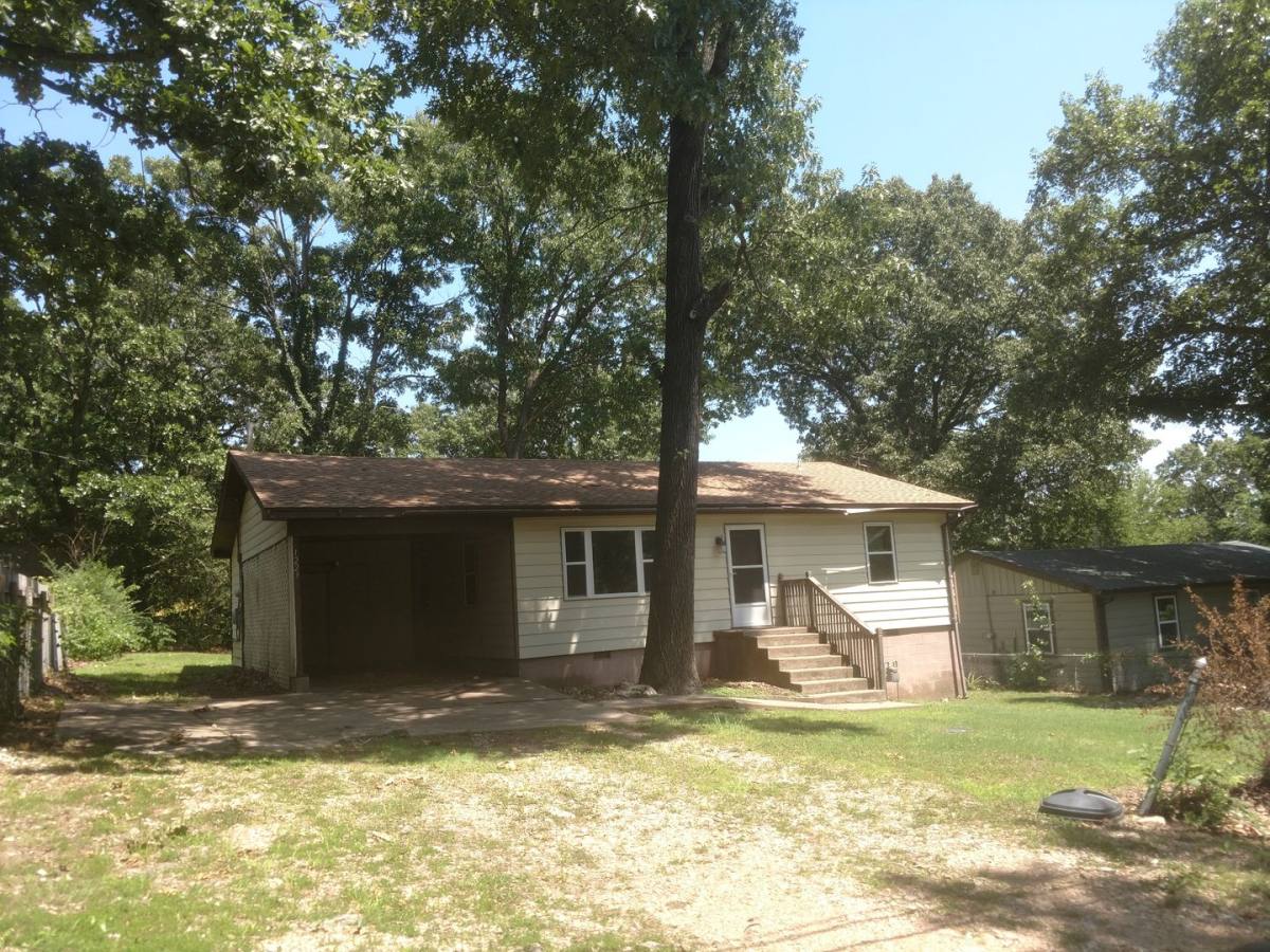 House for rent at 1223 Roosevelt Ave, Tahlequah, OK 74464