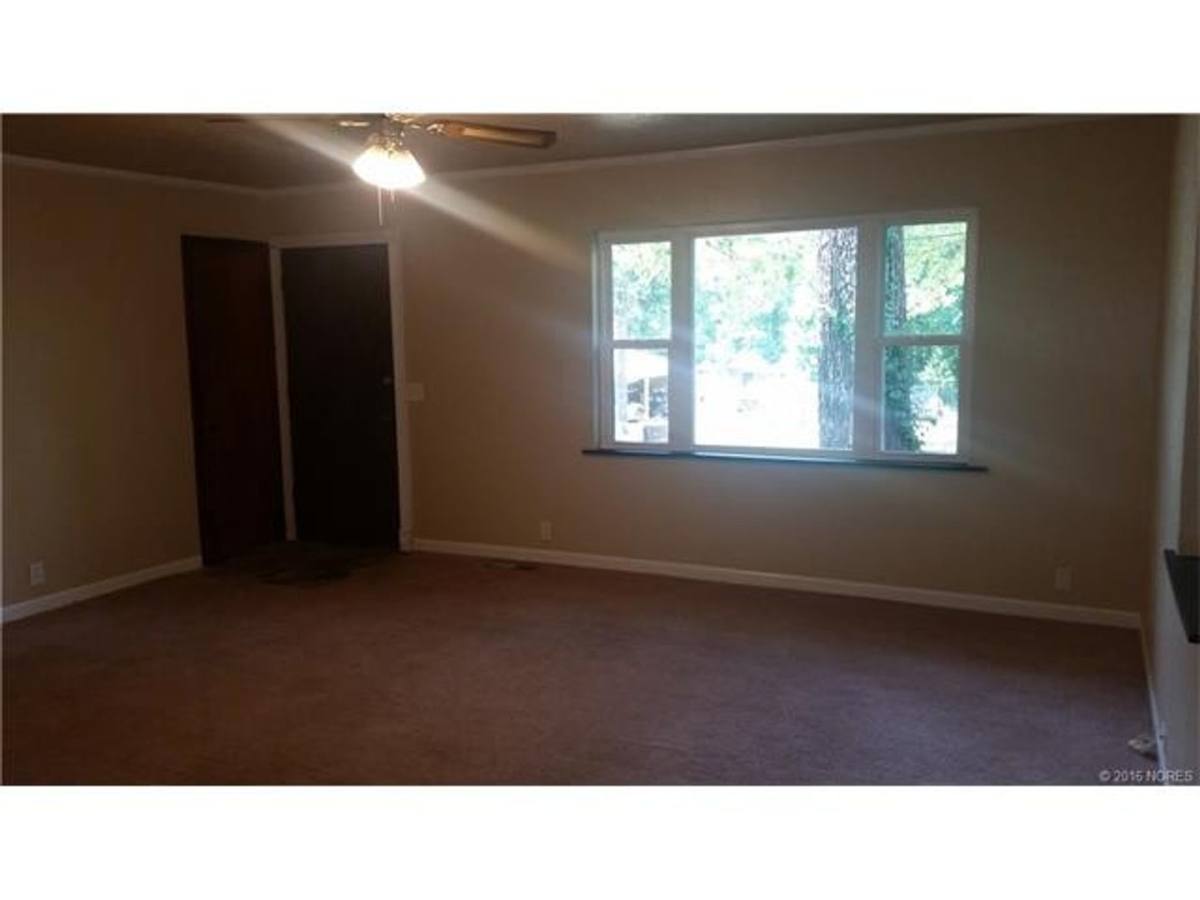 House for rent at 1223 Roosevelt Ave, Tahlequah, OK 74464