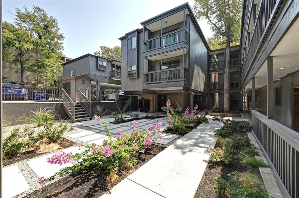Apartment for rent at 3301 Red River, Austin, TX 78705