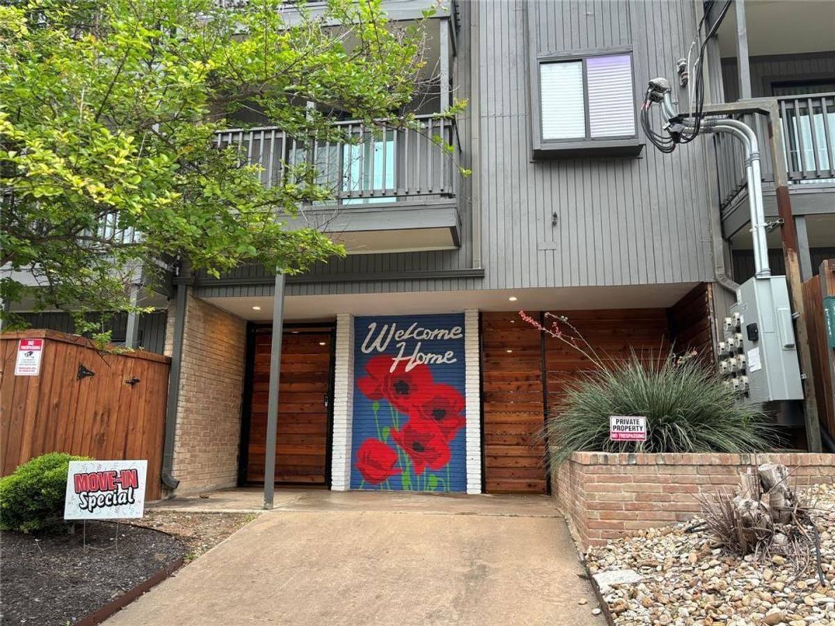 Apartment for rent at 3301 Red River, Austin, TX 78705