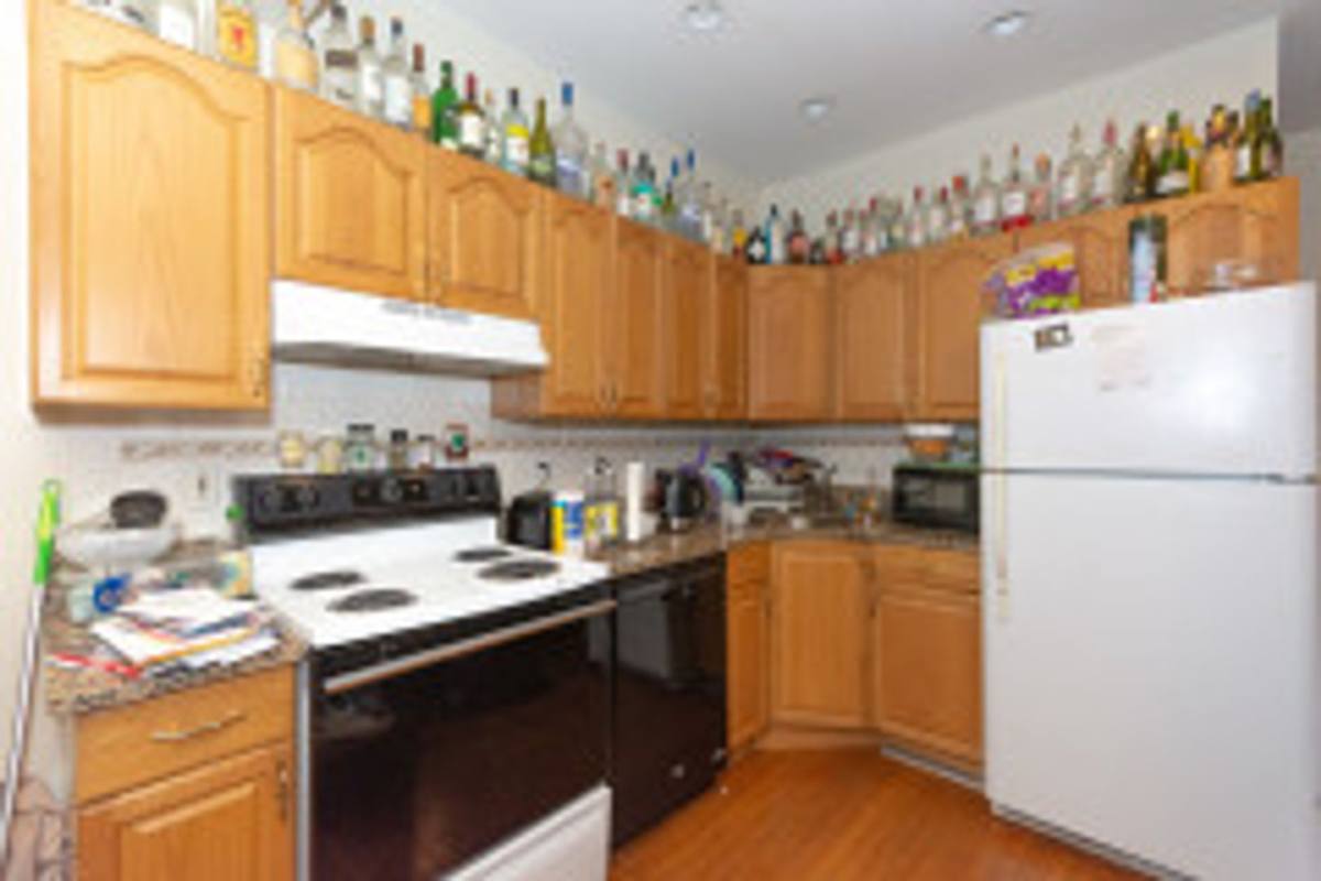 Apartment for rent at 31 Gibbs St, Brookline, MA 02446