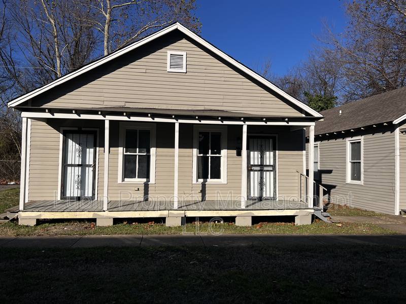 Apartment for rent at 333 Lema Place, Memphis, TN 38105