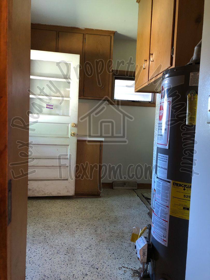 House for rent at 227 Everett St, Toledo, OH 43608