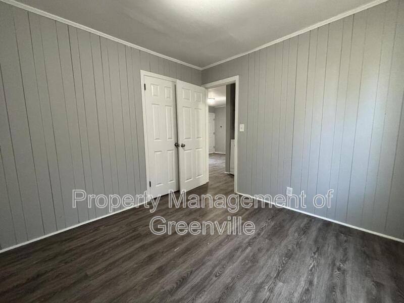 Apartment for rent at 326 Loop St E, Greenville, SC 29609