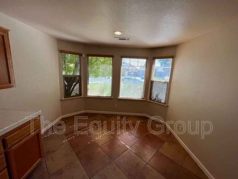 House for rent at 1422 E Mesa Court, Visalia, CA 93292