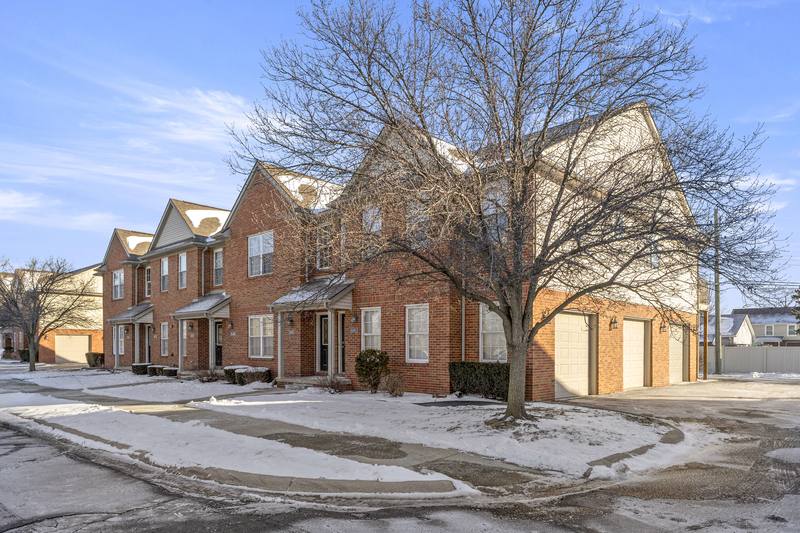 Condo for rent at 13165 Turnberry, Southgate, MI 48195