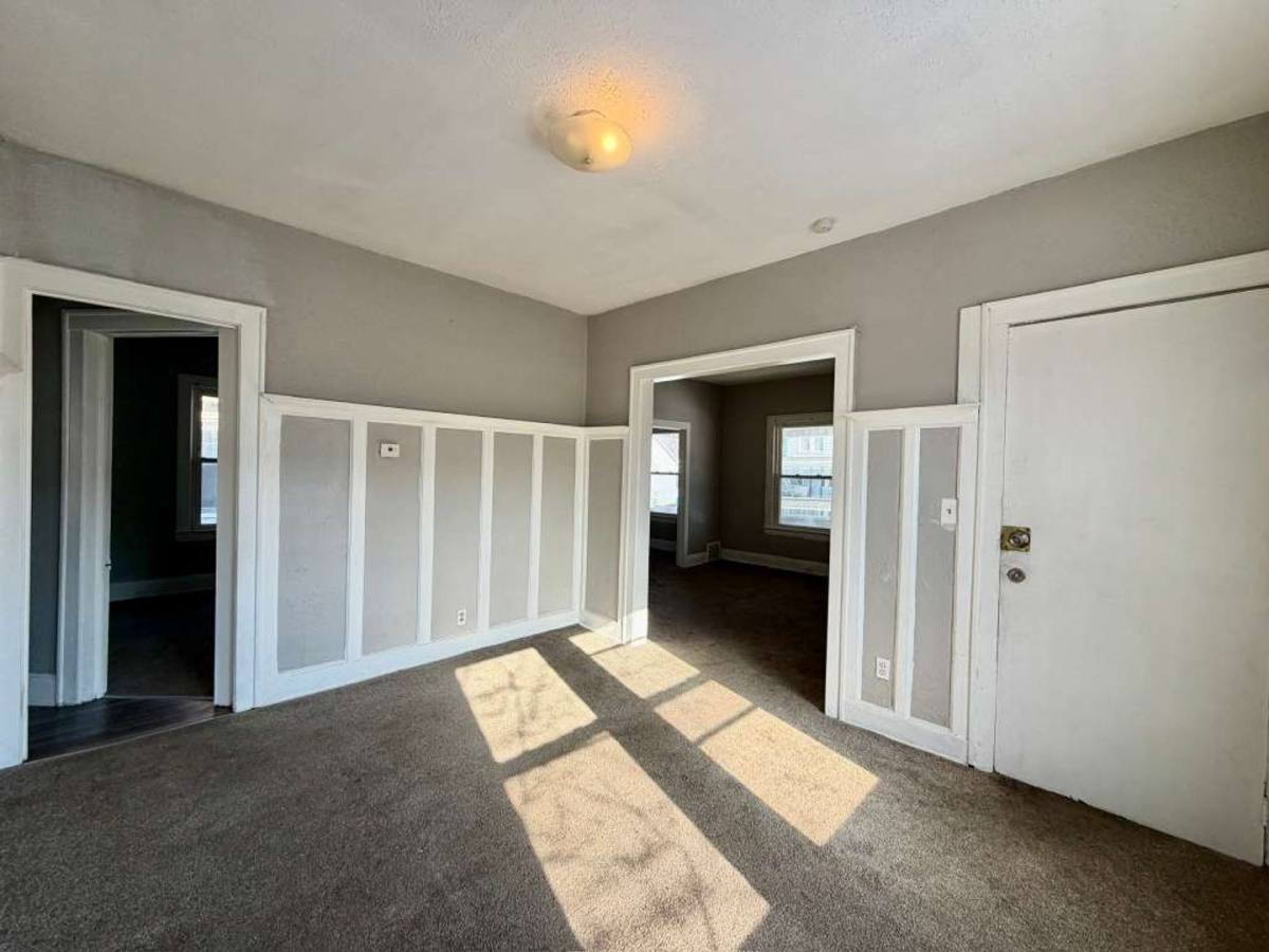 Apartment for rent at 618 E 97th, Cleveland, OH 44108