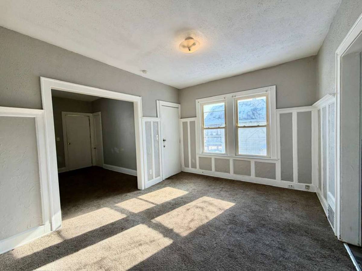 Apartment for rent at 618 E 97th, Cleveland, OH 44108