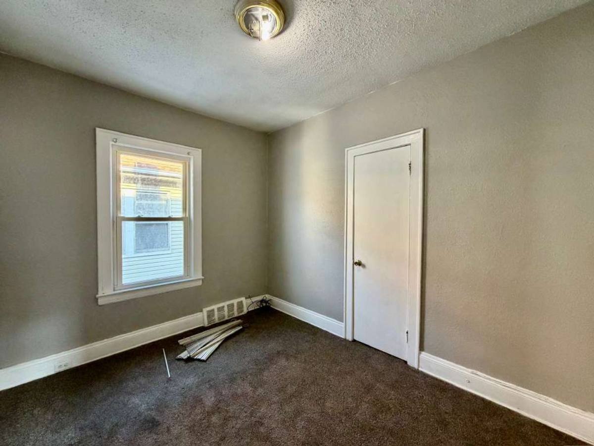 Apartment for rent at 618 E 97th, Cleveland, OH 44108
