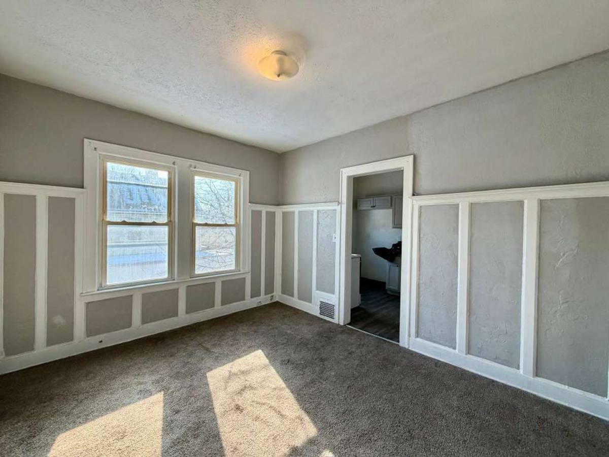 Apartment for rent at 618 E 97th, Cleveland, OH 44108