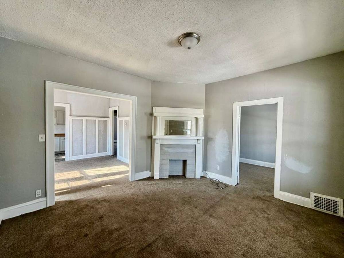 Apartment for rent at 618 E 97th, Cleveland, OH 44108