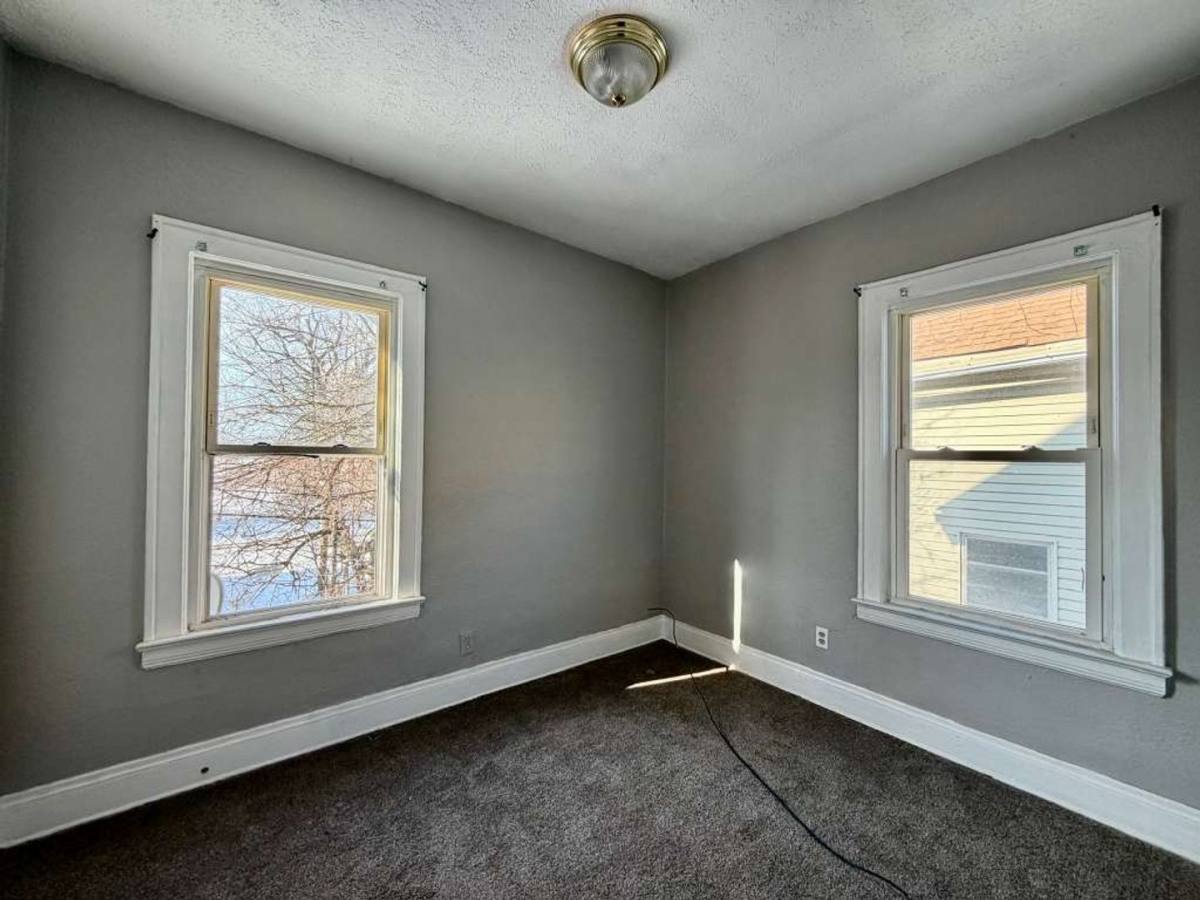 Apartment for rent at 618 E 97th, Cleveland, OH 44108