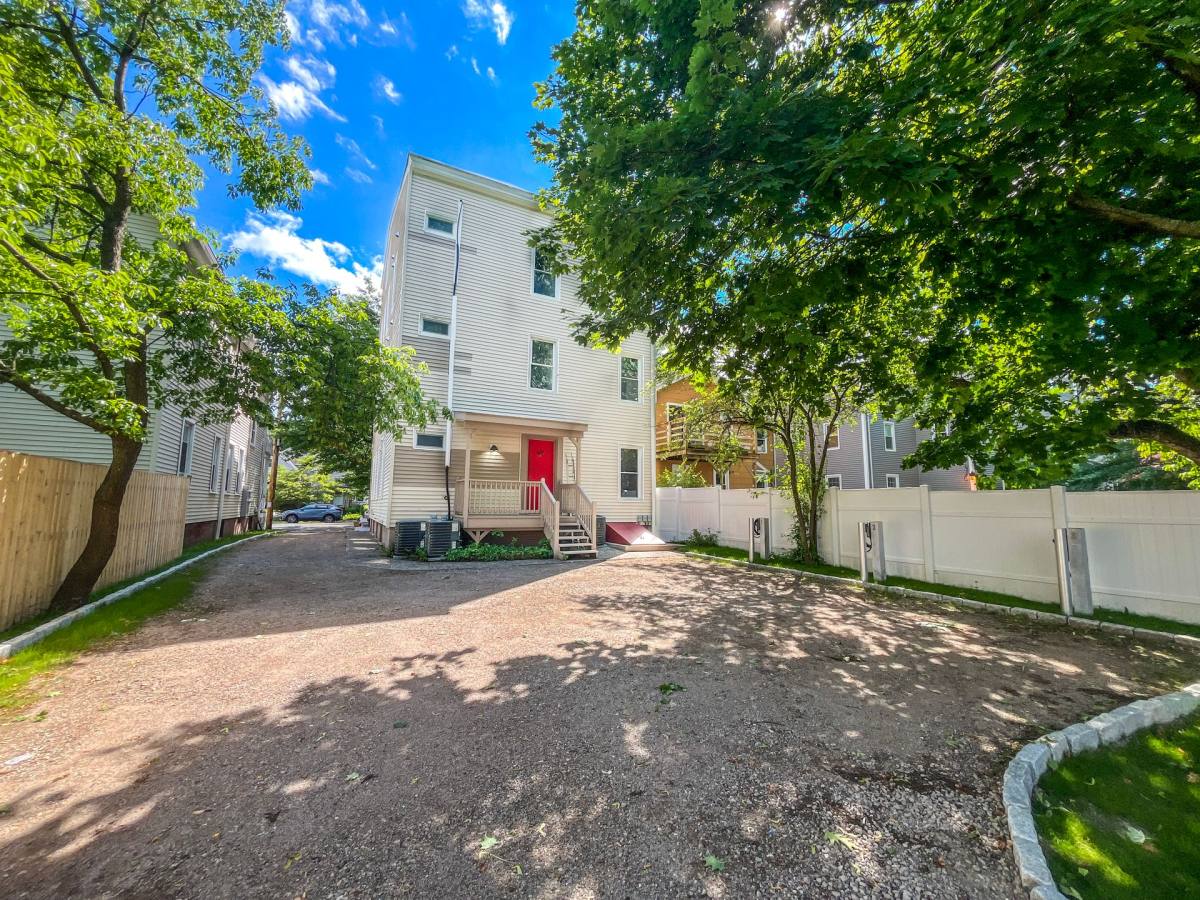 Apartment for rent at 69 Edwards St, New Haven, CT 06511