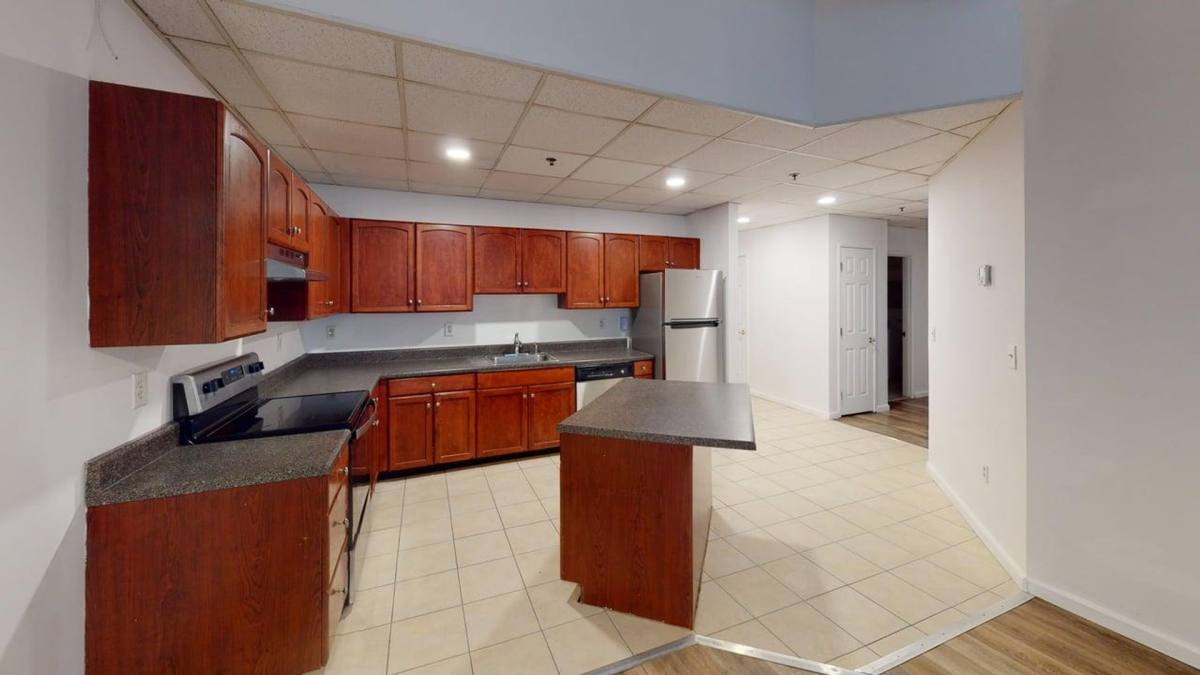 Apartment for rent at 11 Clinton St, Newark, NJ 07102
