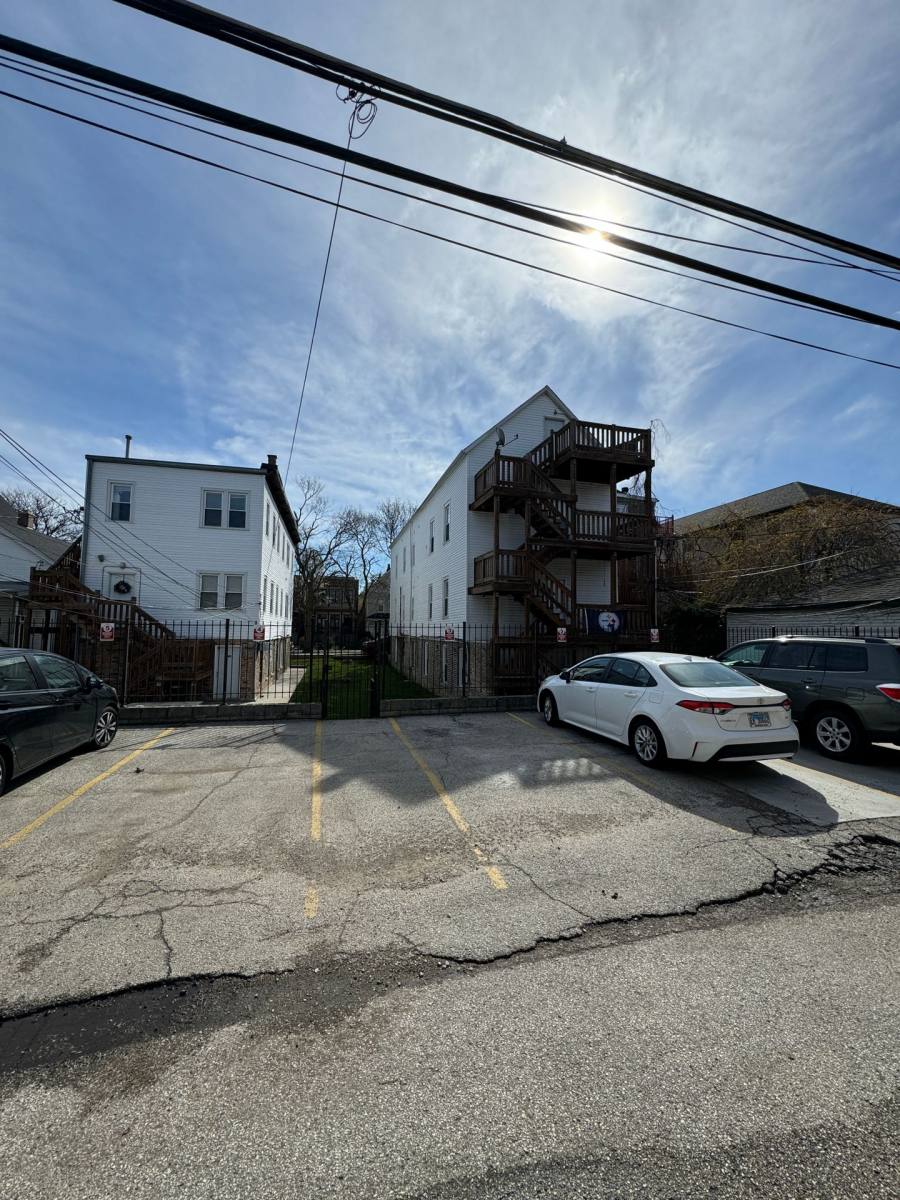 Apartment for rent at 2642 N Marshfield Ave, Chicago, IL 60614