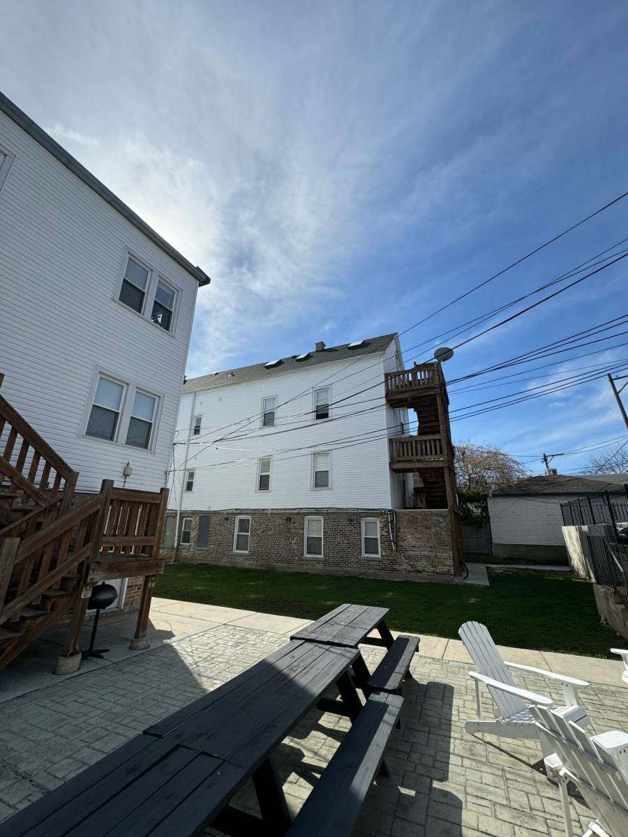 Apartment for rent at 2642 N Marshfield Ave, Chicago, IL 60614