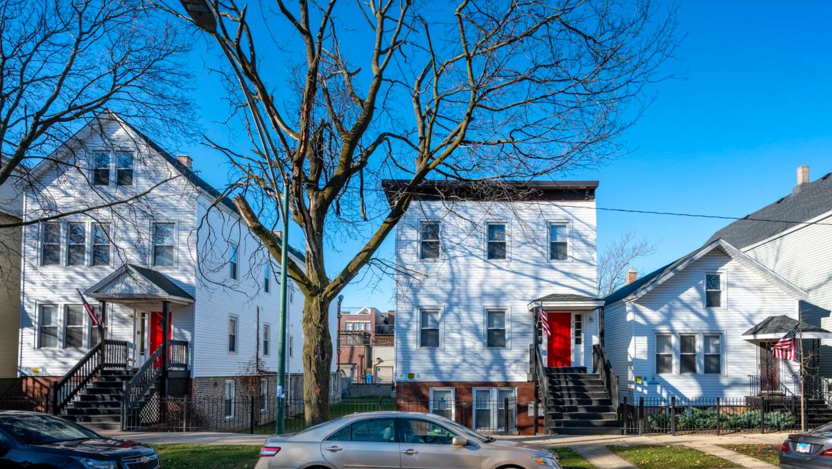 Apartment for rent at 2642 N Marshfield Ave, Chicago, IL 60614