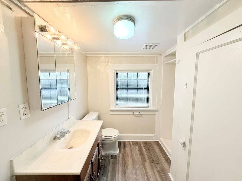Apartment for rent at 1720 E La Rua St #B Gle, Pensacola, FL 32501