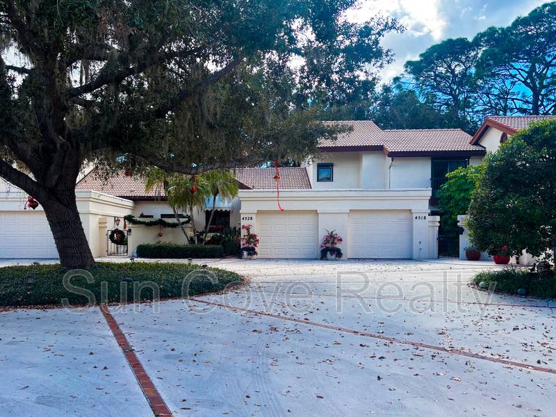 Townhouse for rent at 4518 Ascot Circle S, Sarasota, FL 34235