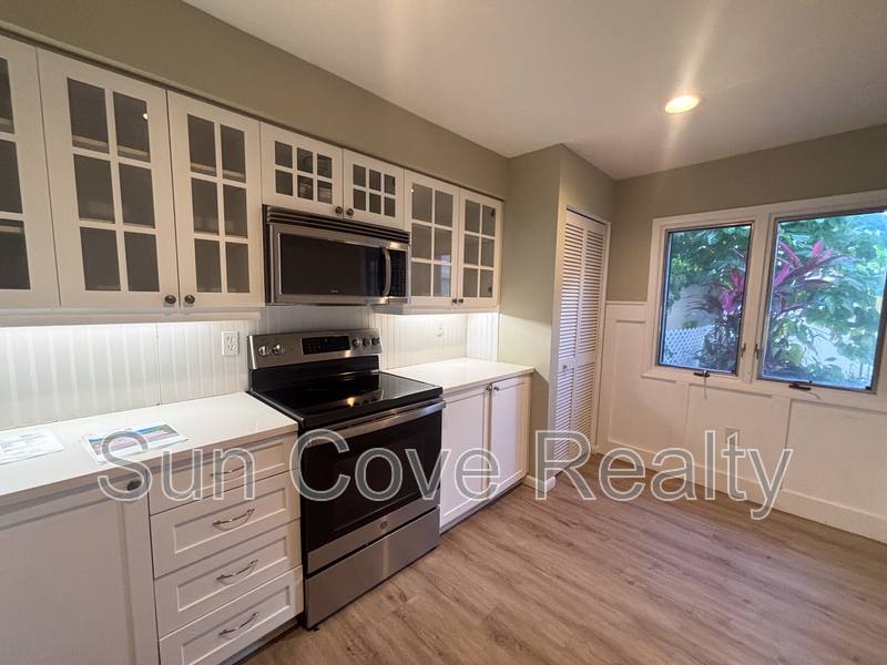 Townhouse for rent at 4518 Ascot Circle S, Sarasota, FL 34235