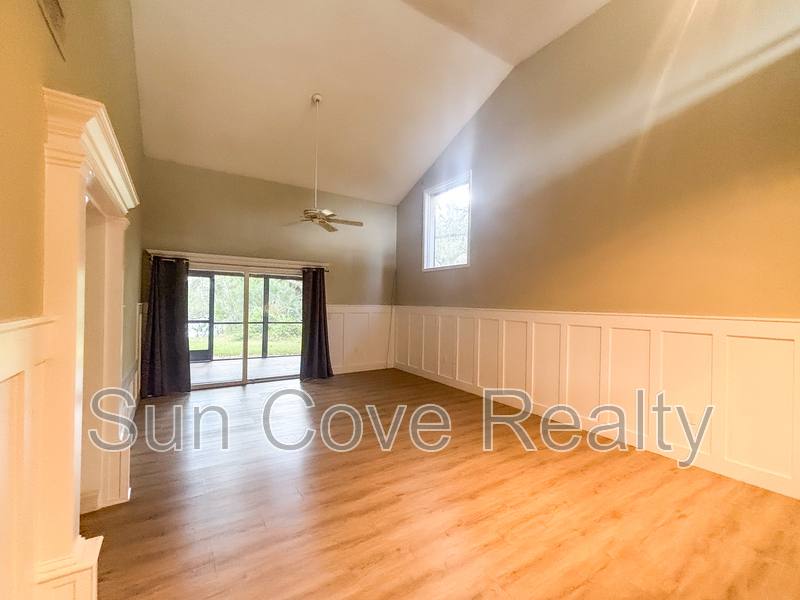 Townhouse for rent at 4518 Ascot Circle S, Sarasota, FL 34235