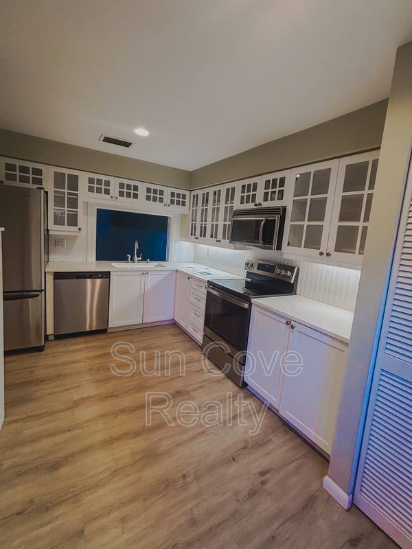 Townhouse for rent at 4518 Ascot Circle S, Sarasota, FL 34235