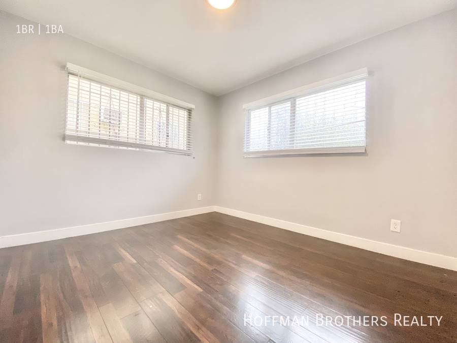 Apartment for rent at 5722 La Mirada Ave #3, Los Angeles, CA 90038
